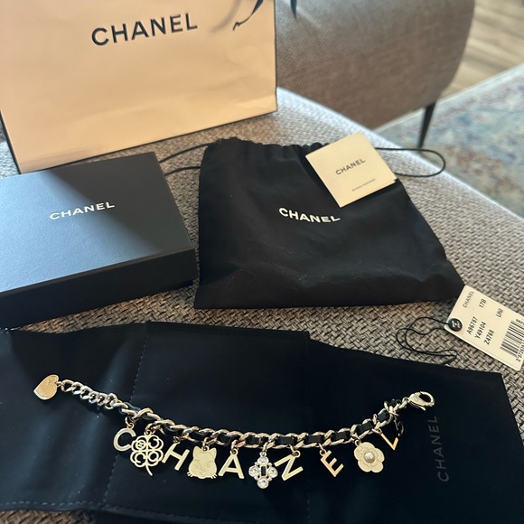 Original Chanel Charm Bracelet with tags. Never worn - Picture 4 of 4